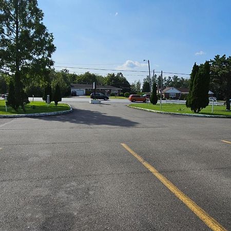 Mount Laurel Motel ヘーズルトン エクステリア 写真