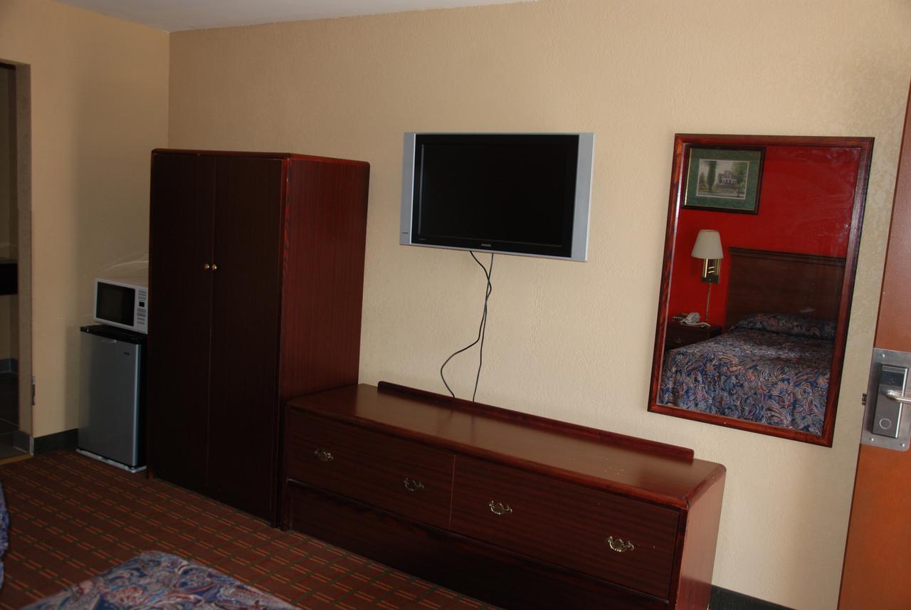 Mount Laurel Motel ヘーズルトン エクステリア 写真