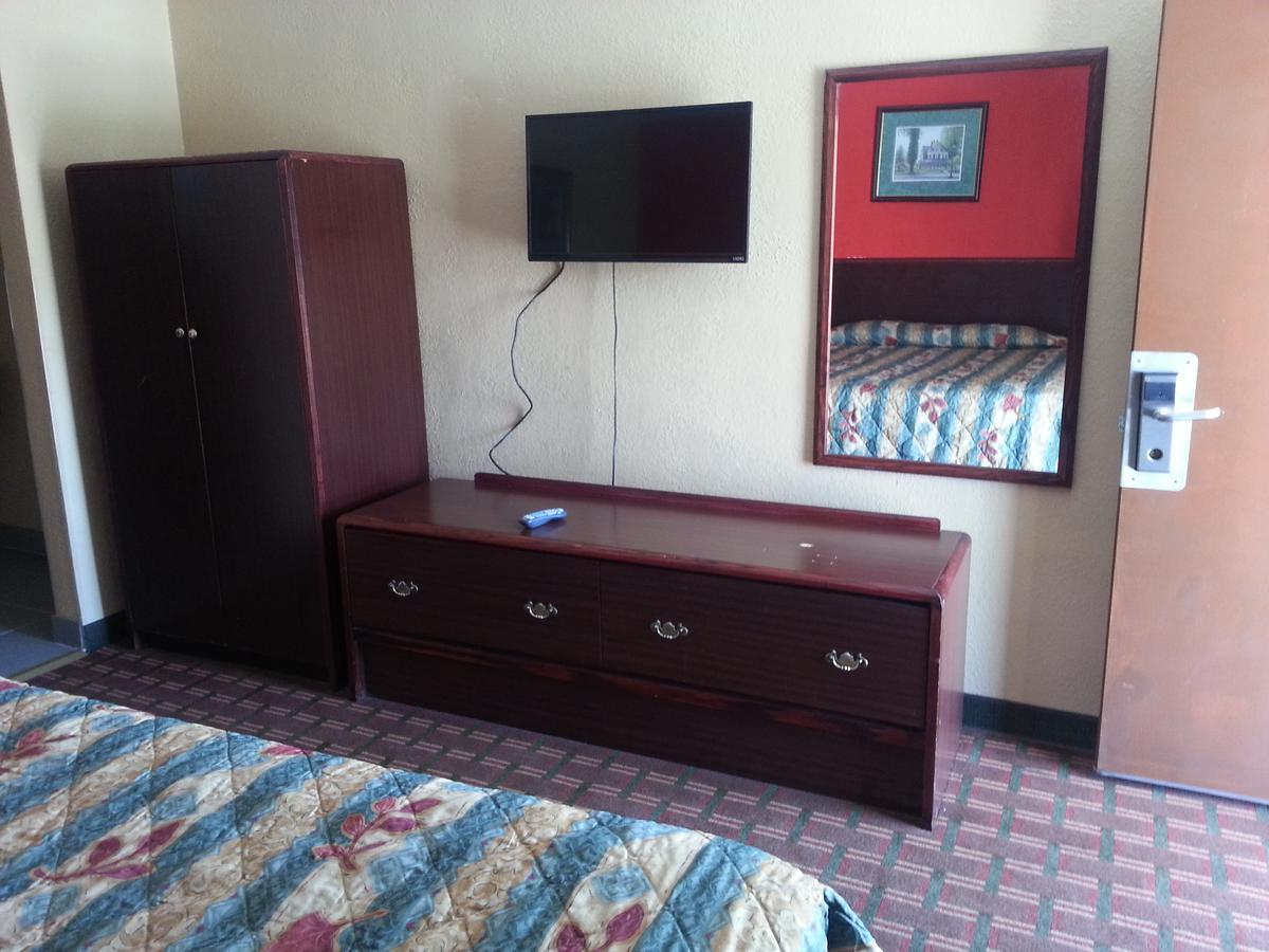 Mount Laurel Motel ヘーズルトン エクステリア 写真